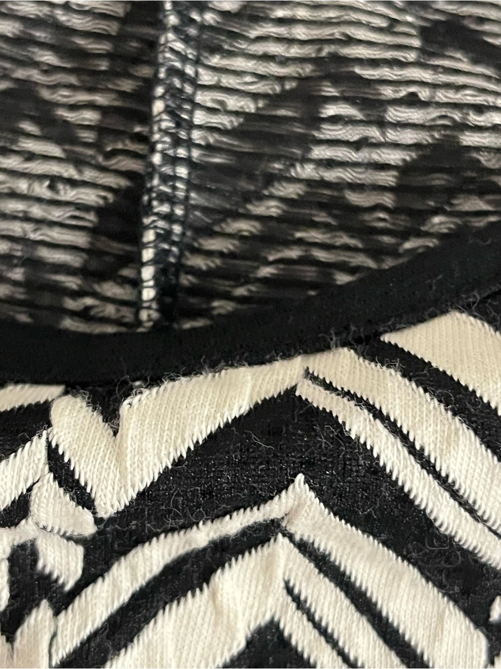 Motherhood Black White Chevron Sleeveless Midi Dress size Small - Picture 6 of 9